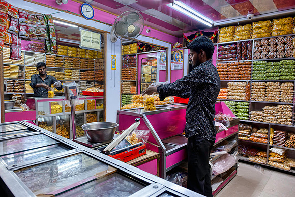 11.09pm Savouring Moments: The Snack Seller's Delight